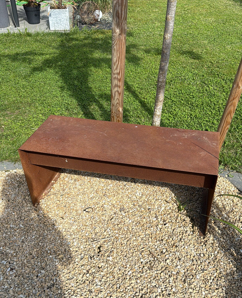 🪑 Steel seating set