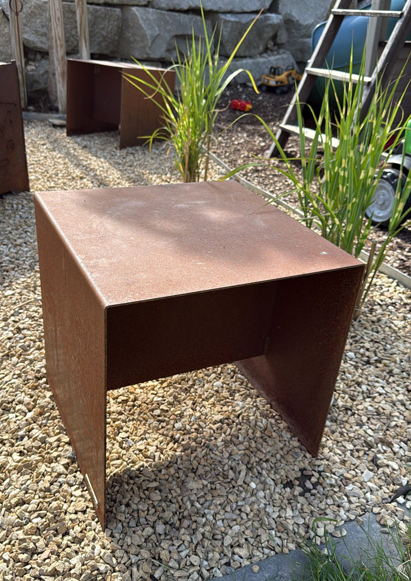 🪑 Steel seating set