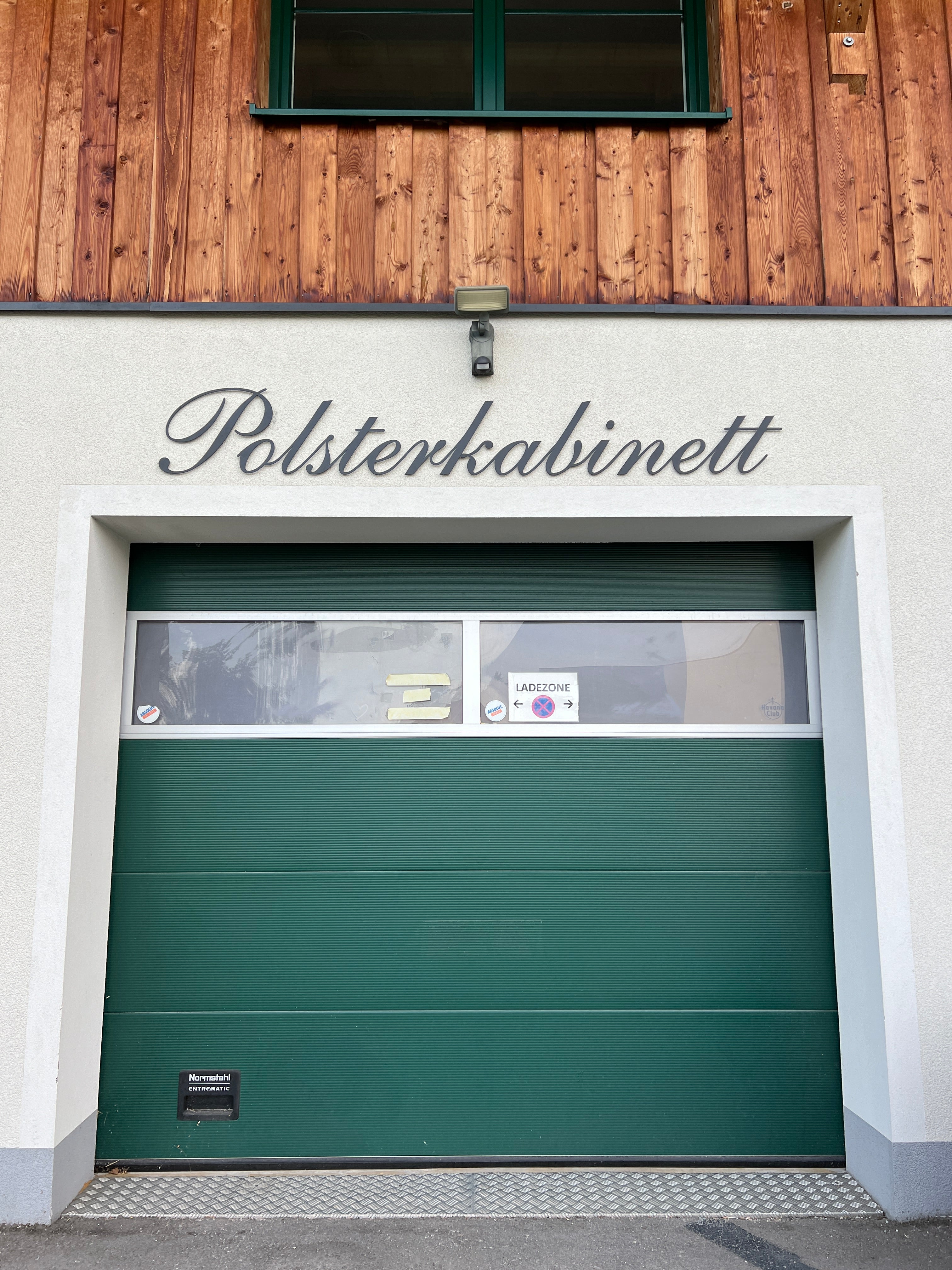 🏢 Firmenschild (personalisierbar)