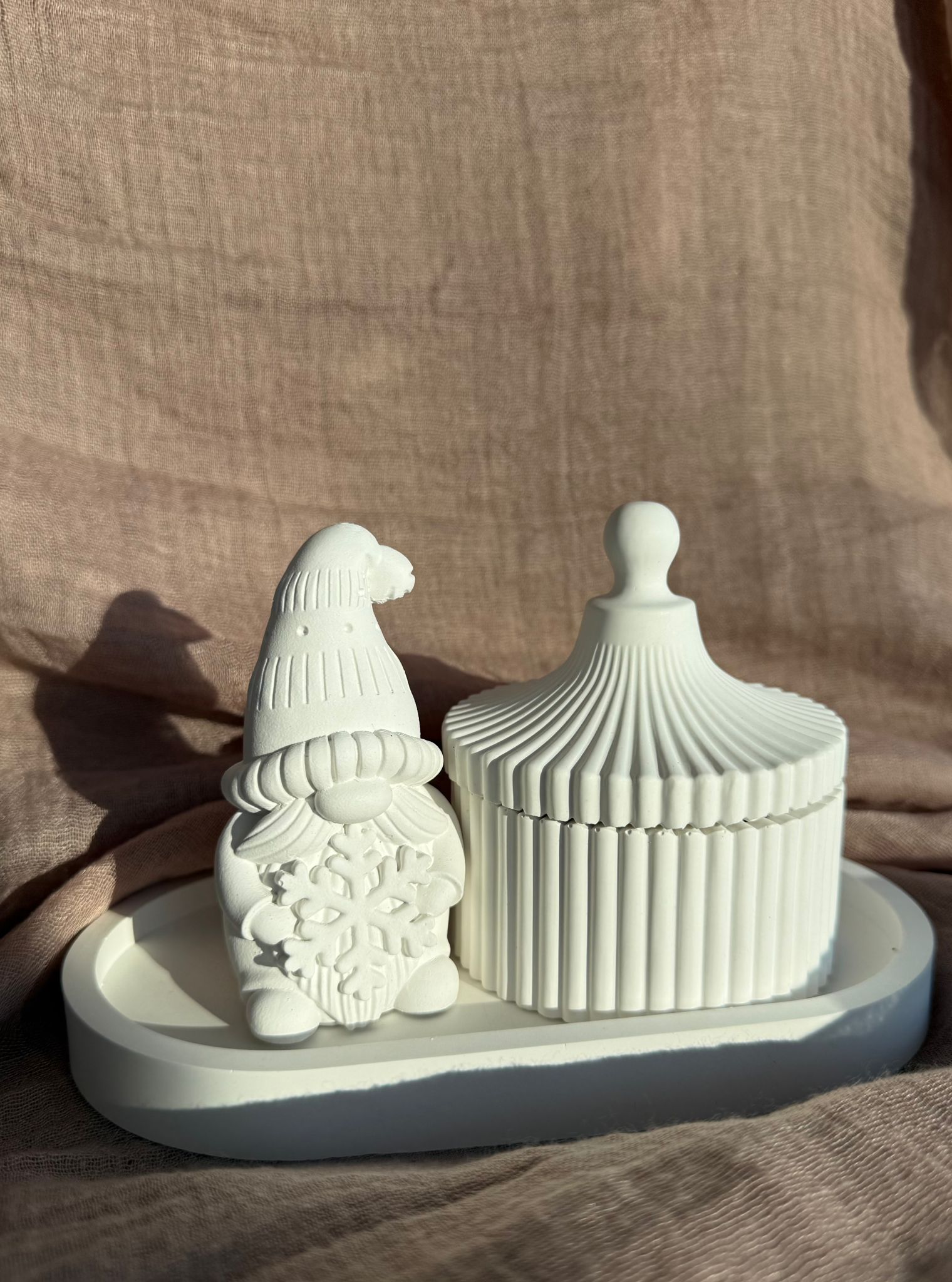 🎅 Wichtel mit Süßigkeiten Schachtel Weihnachten