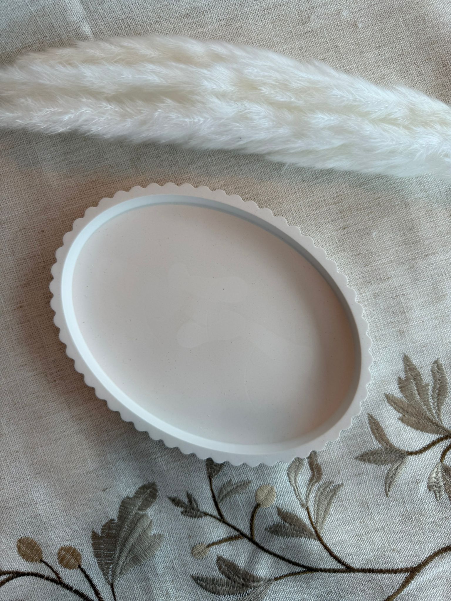 🟤 Geriffelte Schmuckschale – Dekotablett