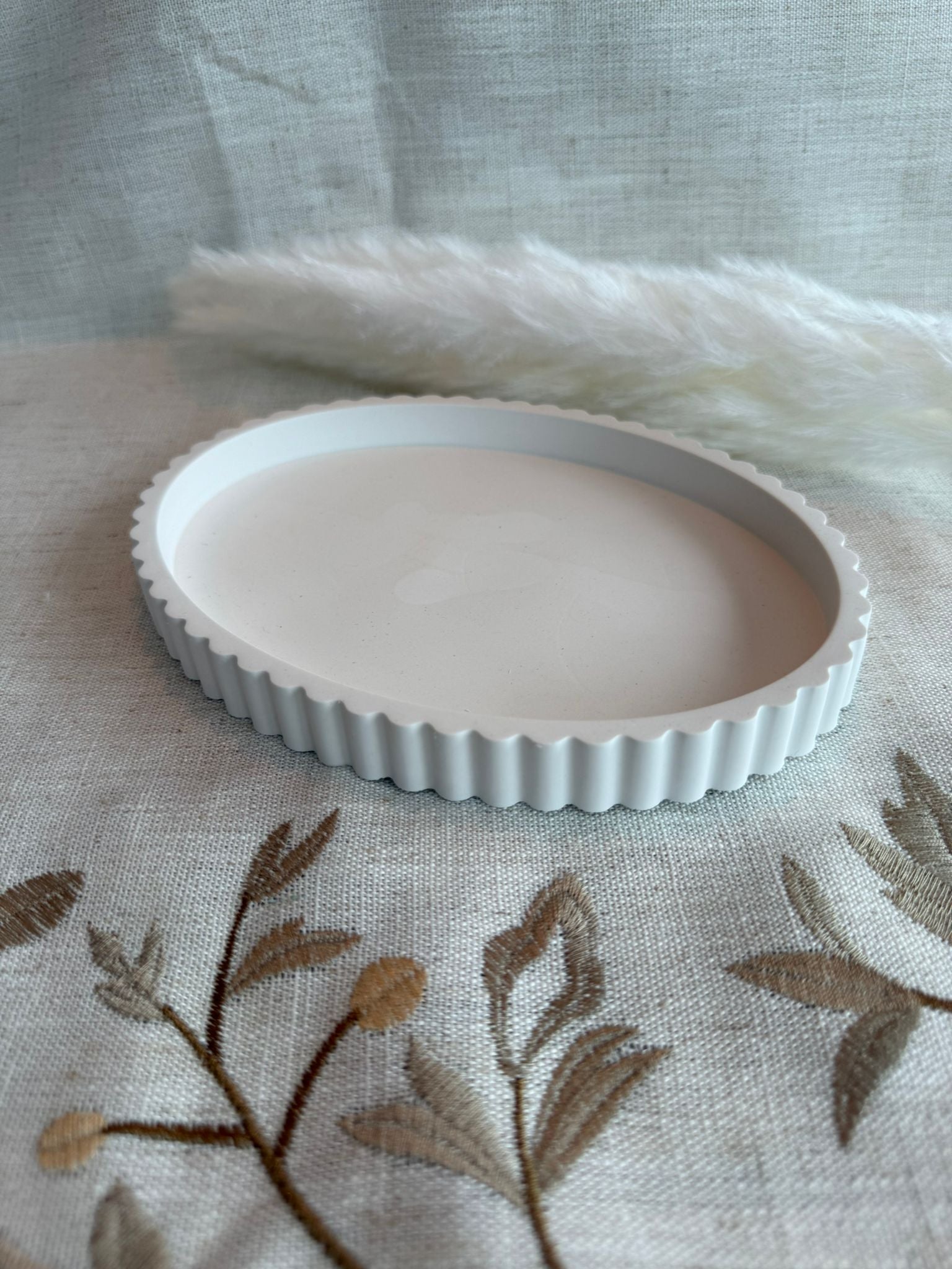 🟤 Geriffelte Schmuckschale – Dekotablett