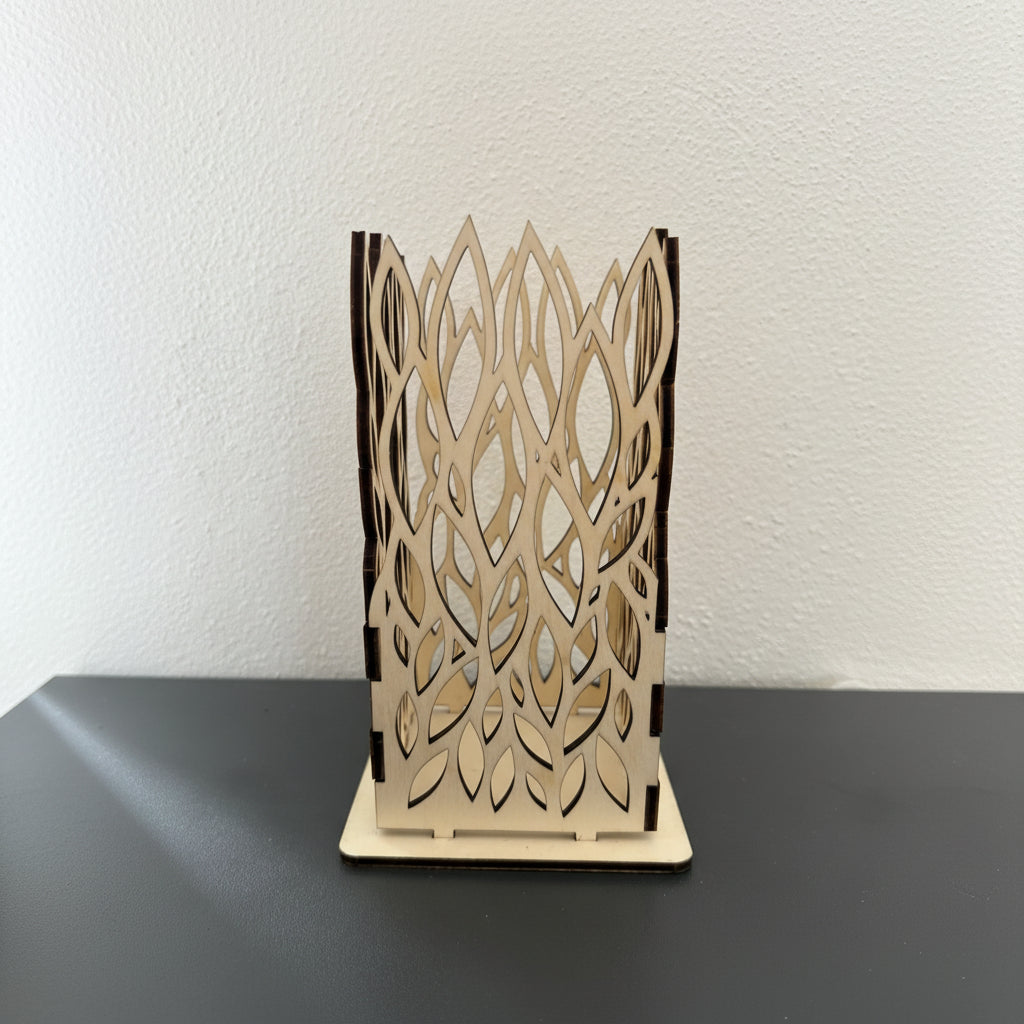 🕯️ Moderner Teelichthalter aus Holz – stilvolle Struktur