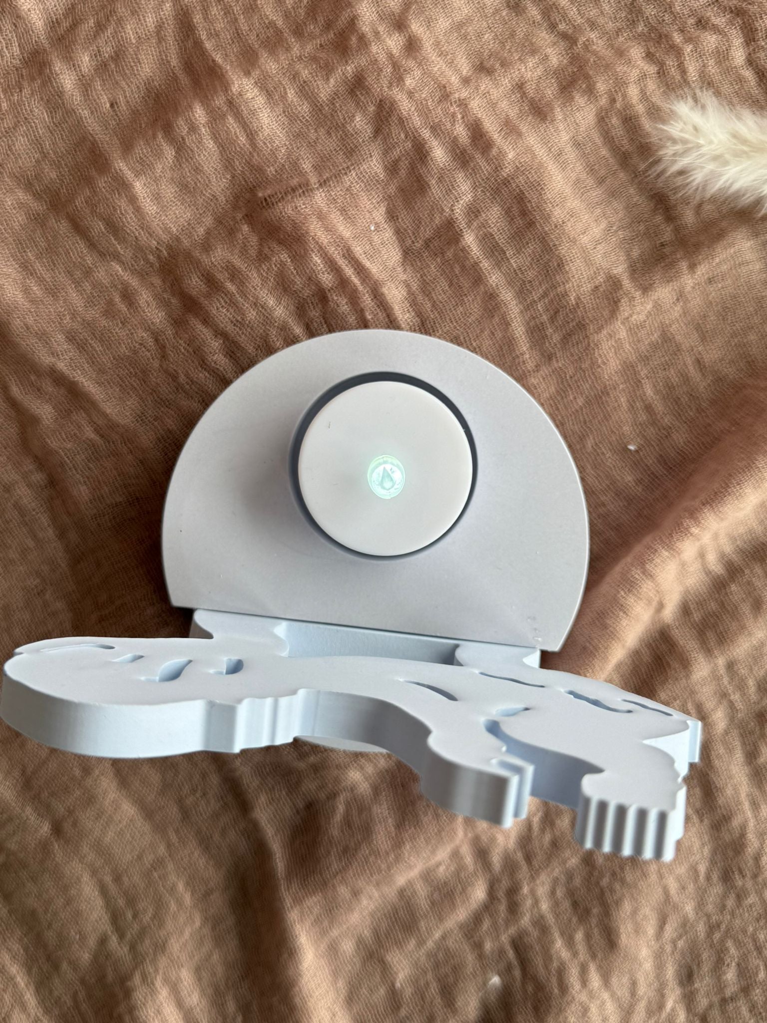 🤍 Schützende Hände mit Baby & Teelichthalter versch. Farben