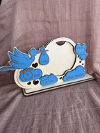 🕊️ Willkommenszauber Storch – Holzgeschenk zur Geburt (personalisierbar)