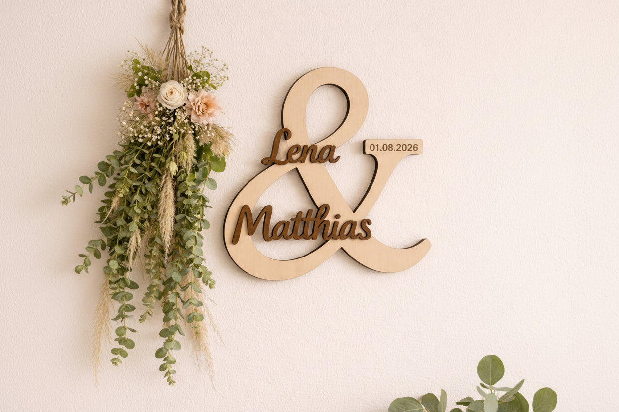 💍 Hochzeitsschild „&“ aus Holz – mit Namen & Gravur (personalisierbar)