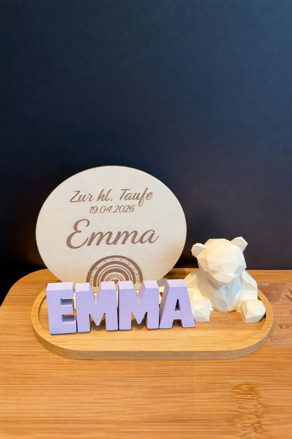 🧸 Geschenkset mit Bambus-Untersetzer, Name und Bär aus Gips und Holzschild inkl. Steher (personalisierbar)
