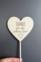 🌸❤️ Blumenstecker aus Holz mit Herz – liebevolle Deko für besondere Anlässe (personalisierbar)