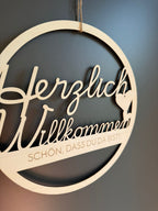 🚪✨ Türkranz aus Holz „Schön, dass du da bist!“ – liebevolle Willkommensdeko (personalisierbar)
