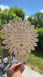 🌸🎓 Abschluss-Geschenk Blume v2 aus Holz – Erinnerung für Schule, Kindergarten & besondere Meilensteine (personalisierbar)